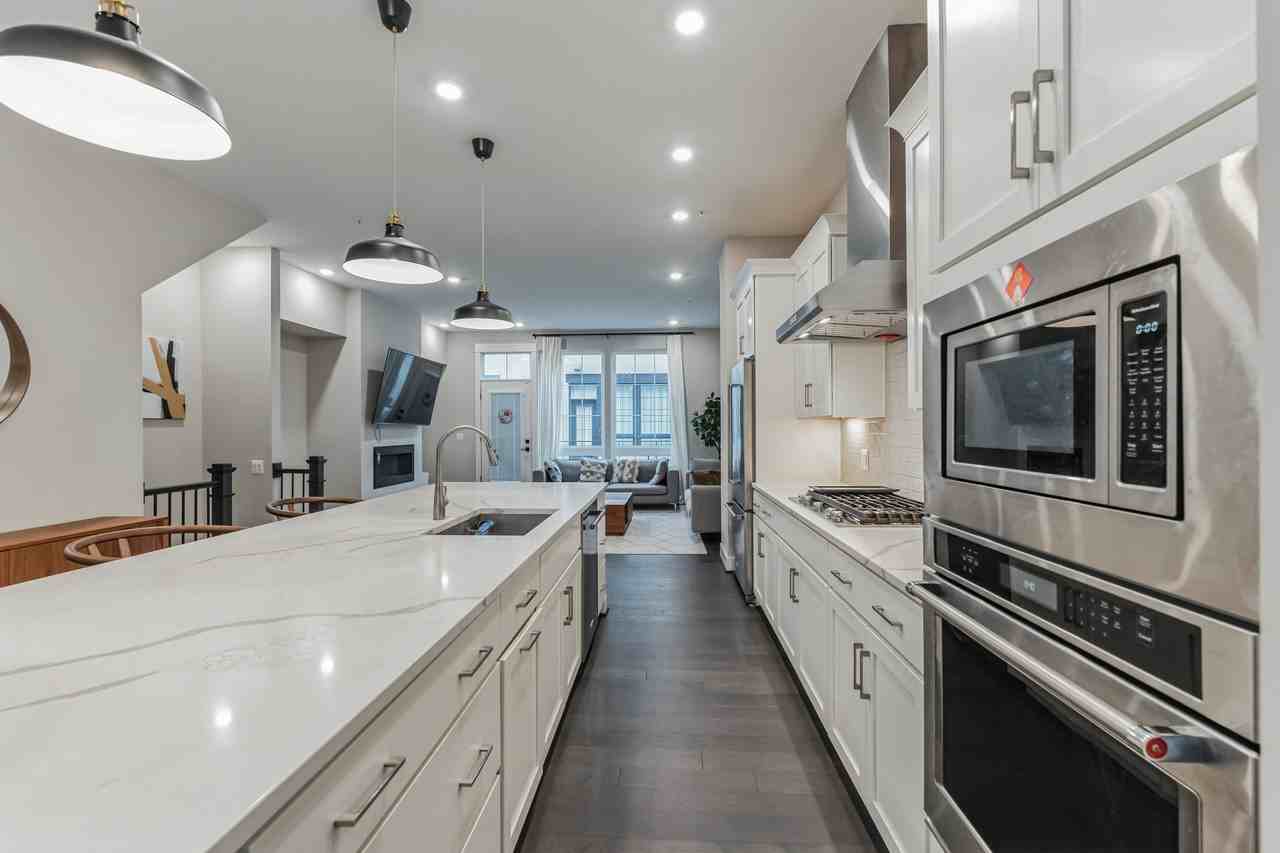 1872 Easterly Rd #NA - Photo 3 of 30