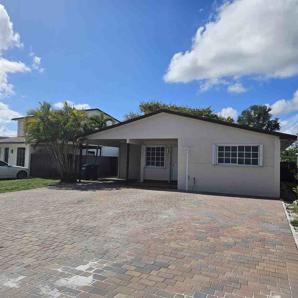 5415 Nw 192nd Ln #NA - Photo 2 of 9