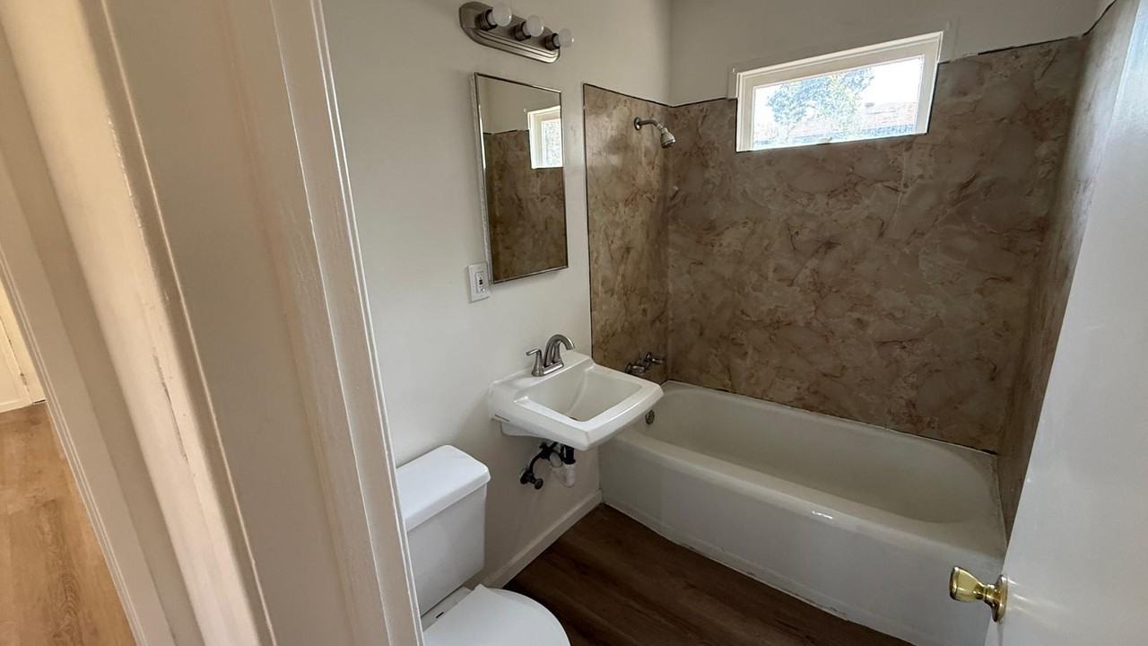 5529 Welland Ave #NA - Photo 3 of 12