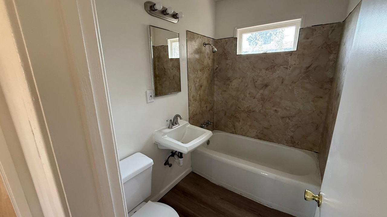 5529 Welland Ave #NA - Photo 5 of 12