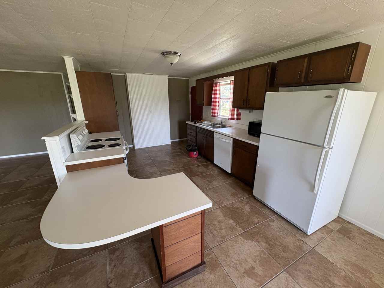 4601 Catalina Ln #NA - Photo 2 of 11