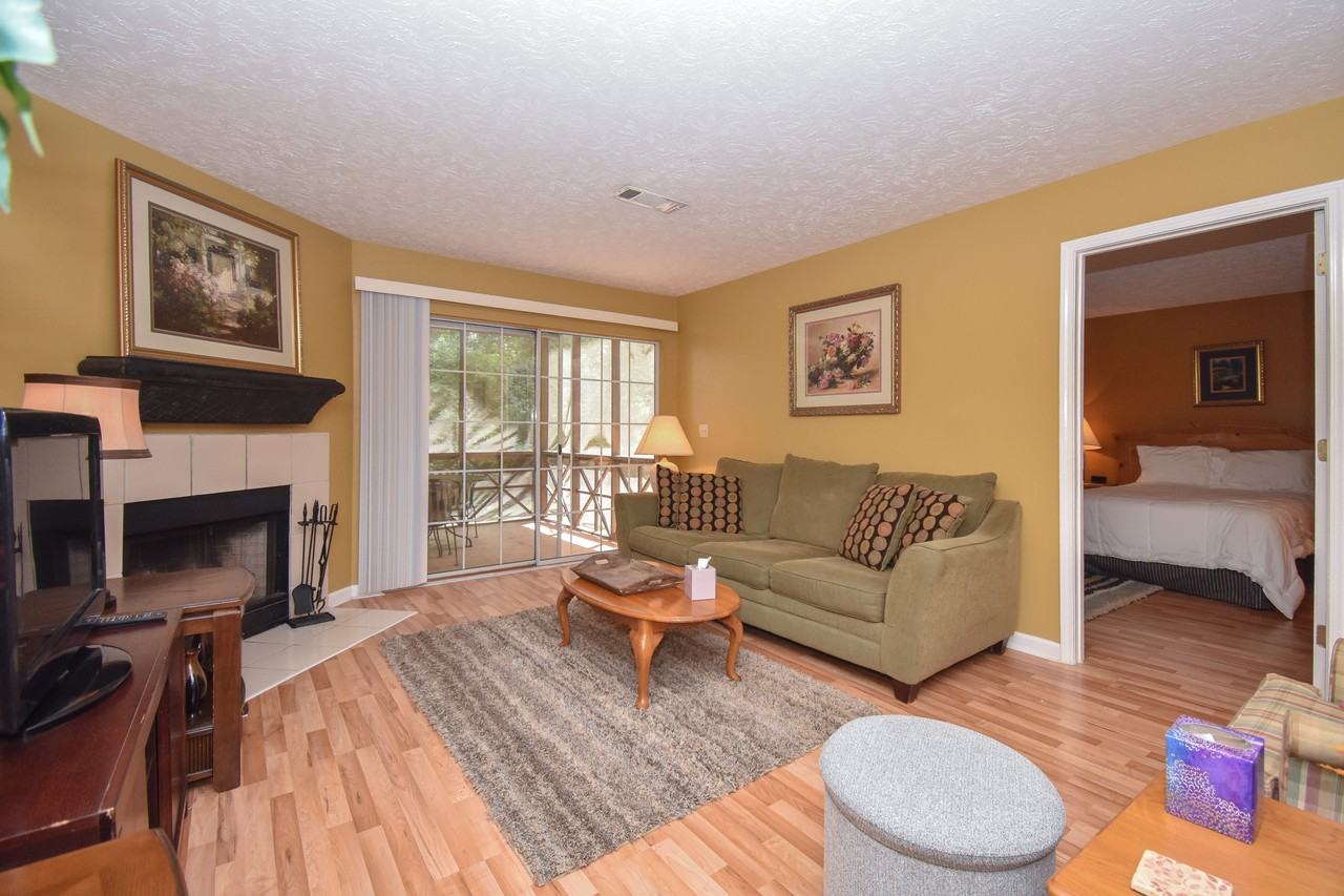 741 Lakeview Ridge Ct #103 - Photo 4 of 31