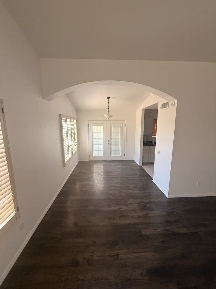 8549 W Windsor Blvd #NA - Photo 3 of 17