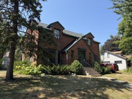 featured image of 447 Fairview Ave S #447
