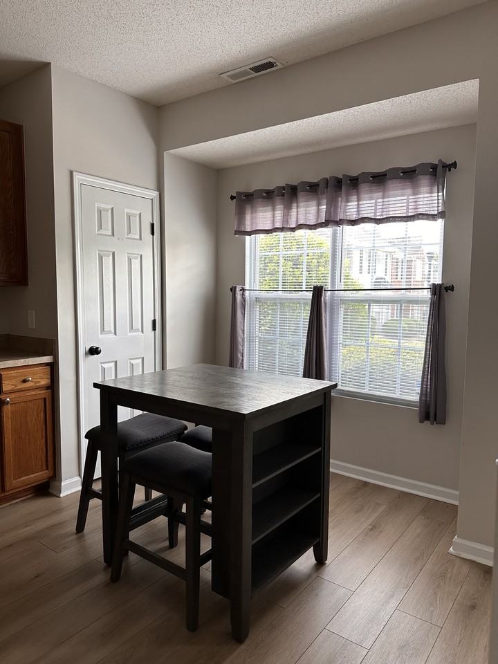 144 Queensberry Ct #144 - Photo 3 of 20