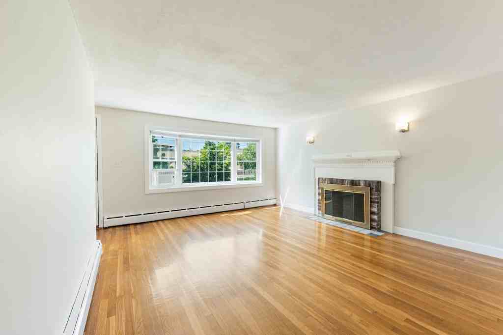 24 Bolton St #NA - Photo 4 of 26