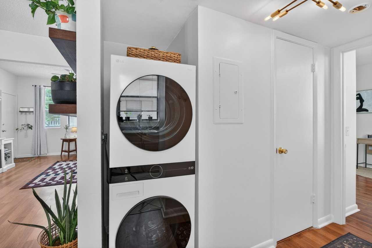 2545 Oak St #13 - Photo 6 of 27