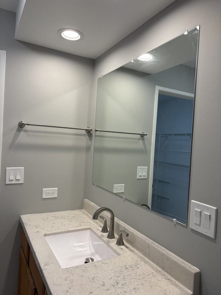 880 N Lakeside Dr #3C - Photo 7 of 11