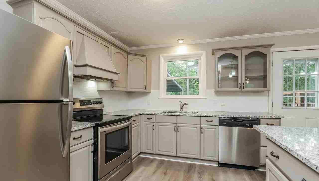 176 Timberlake Dr #NA - Photo 4 of 14