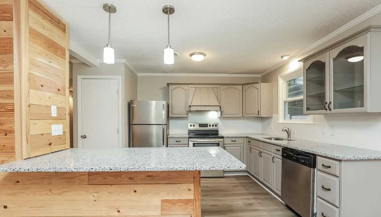 176 Timberlake Dr #NA - Photo 6 of 14