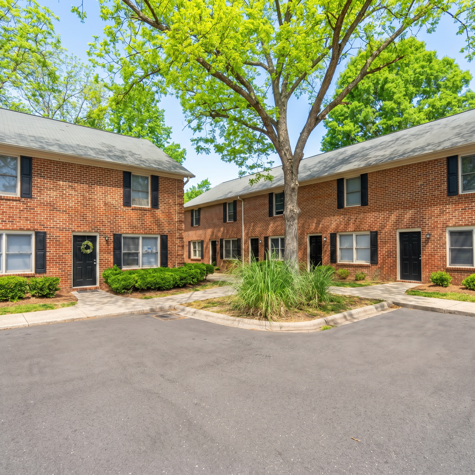 Courtyard Townhomes - Photo 4 of 5