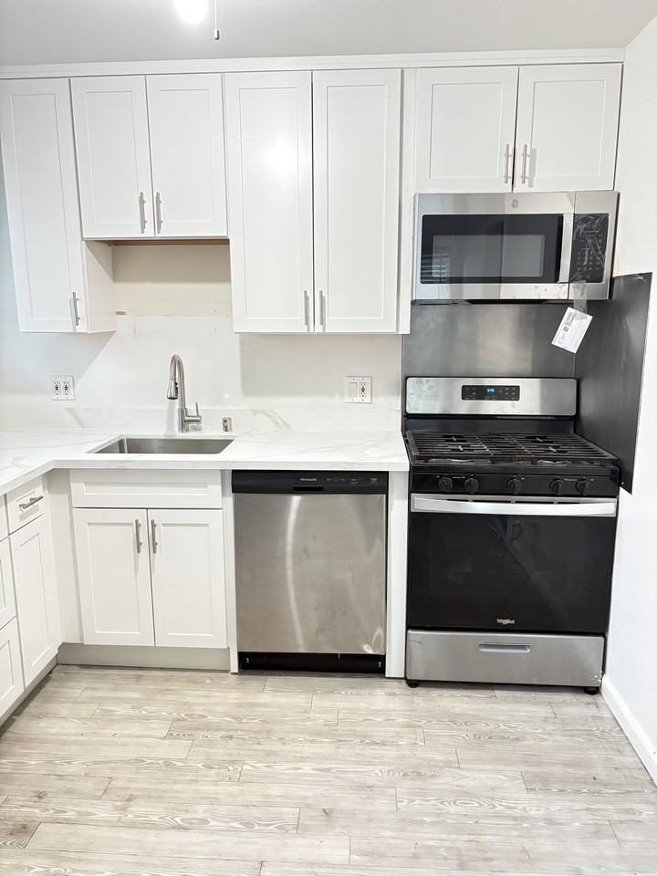 545 Rollins Rd #NA - Photo 2 of 19