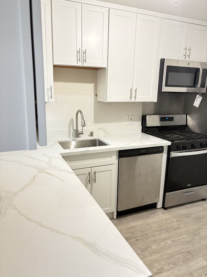 545 Rollins Rd #NA - Photo 4 of 19