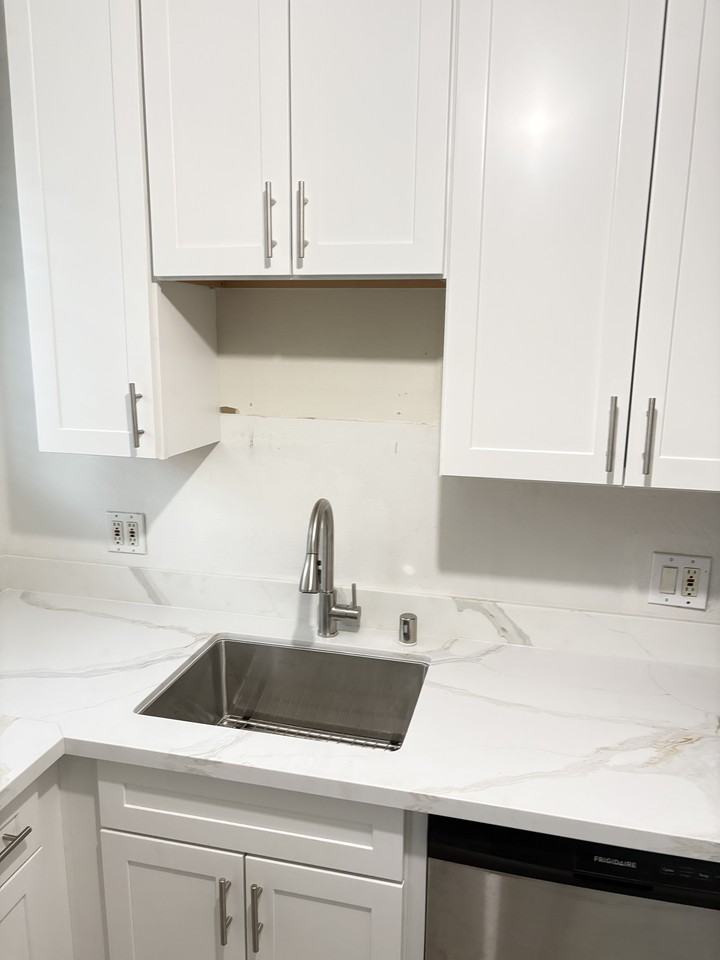 545 Rollins Rd #NA - Photo 6 of 19