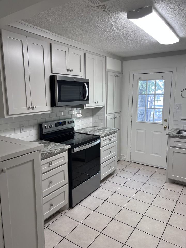 128 N 26th St #B - Photo 5 of 13