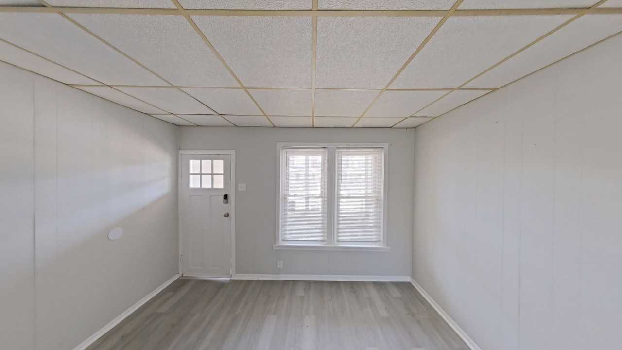2610 W 7th St - Photo 4 of 13