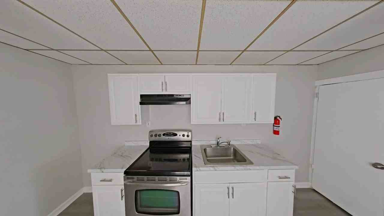 2610 W 7th St - Photo 5 of 13