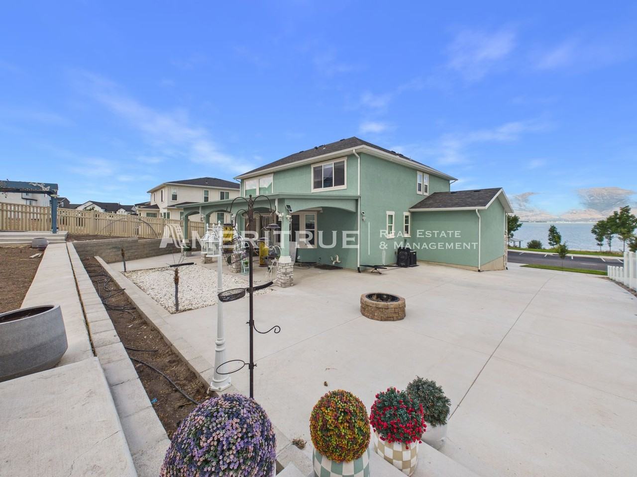 2877 S Greenhead Dr - Photo 4 of 50