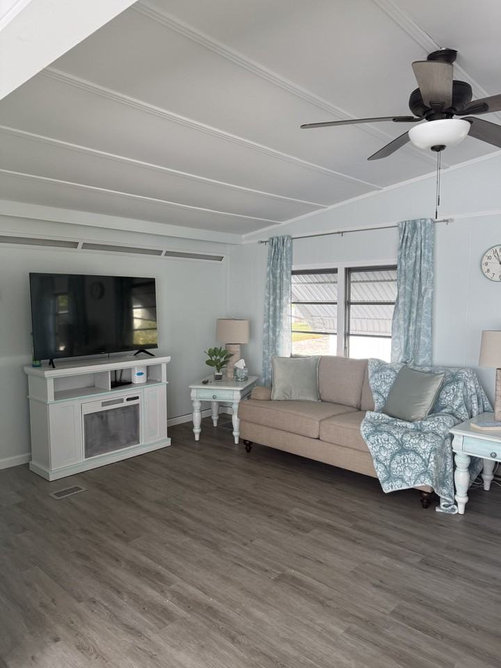 104 50th Avenue Dr W #NA - Photo 2 of 28