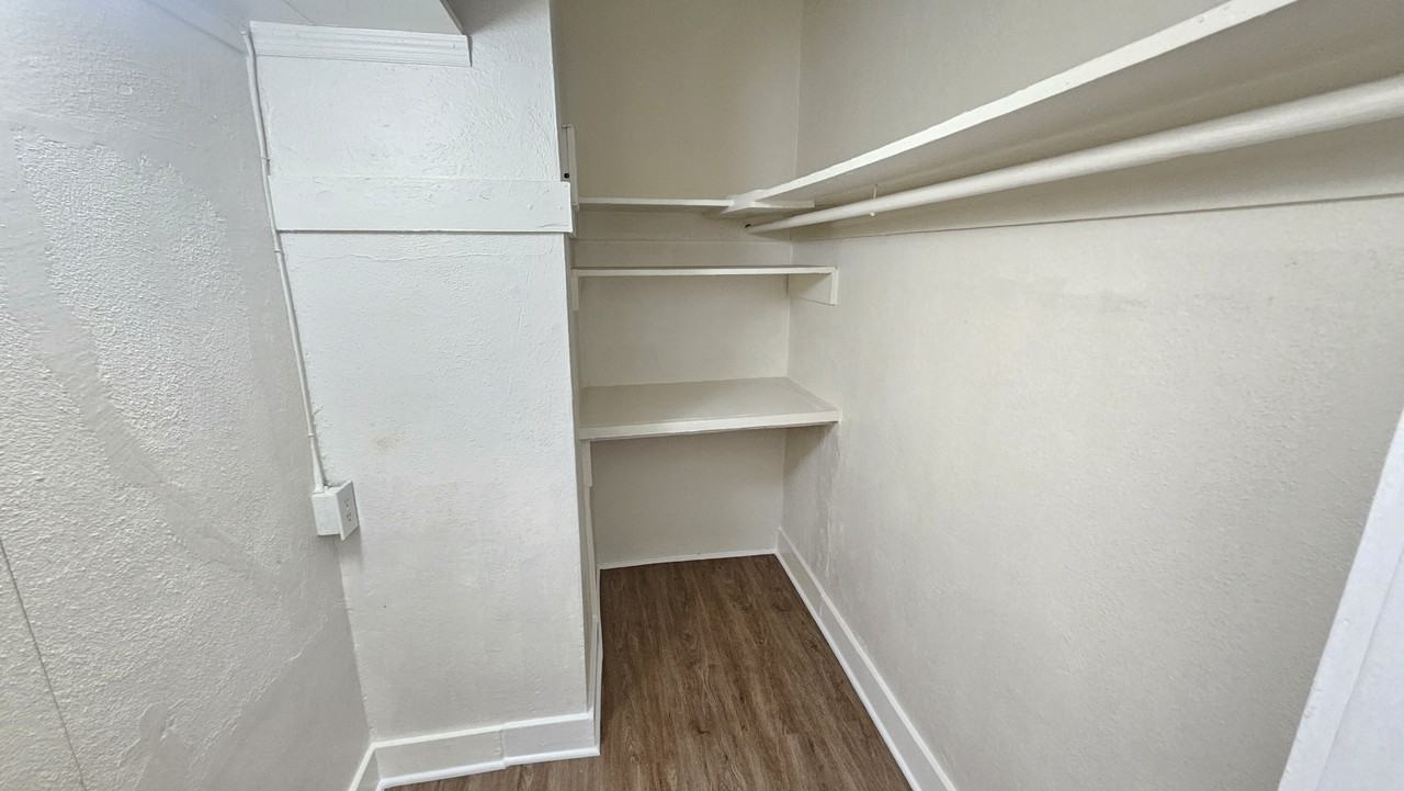 815 South Lake Street #101 - Photo 6 of 9