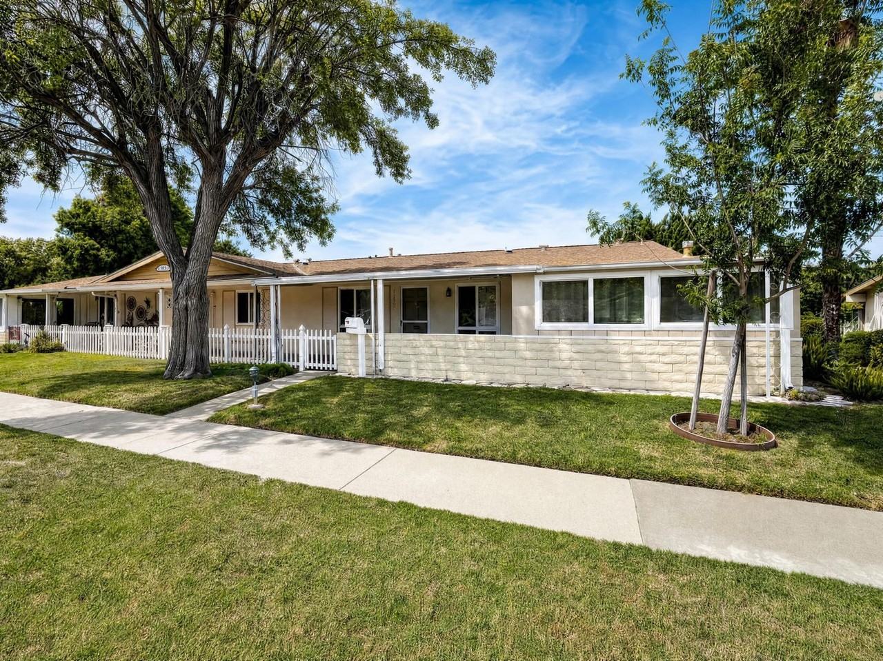19021 Avenue Of The Oaks - Photo 2 of 31