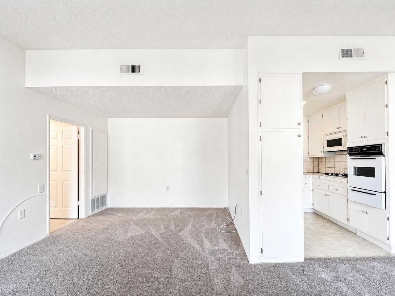 19021 Avenue Of The Oaks - Photo 4 of 31