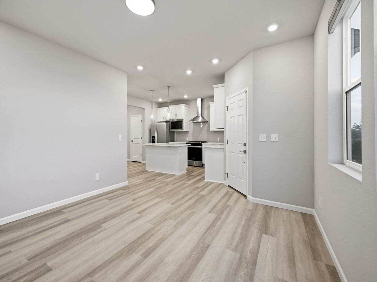 2135 Arborwood Ln - Photo 5 of 17
