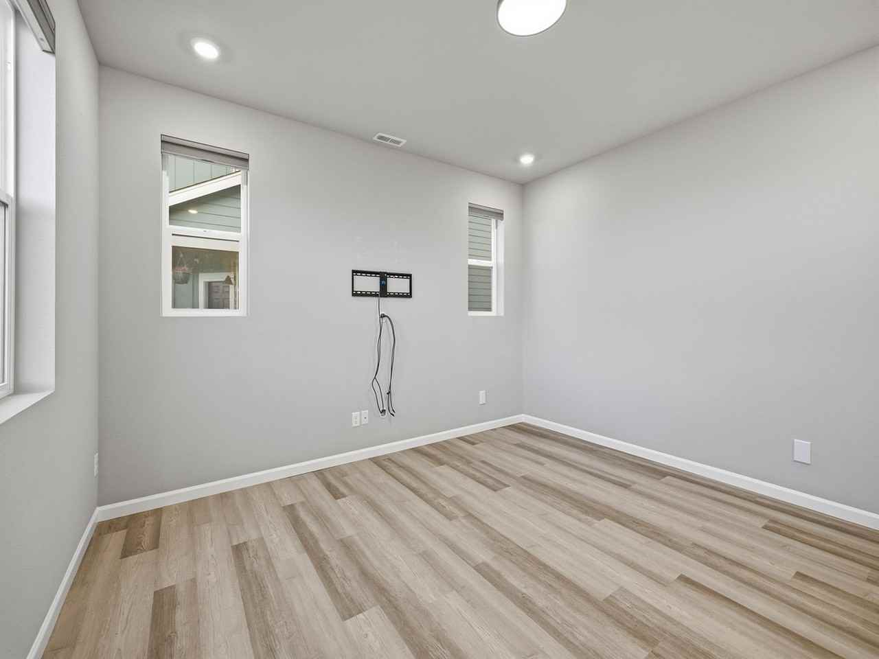 2135 Arborwood Ln - Photo 6 of 17