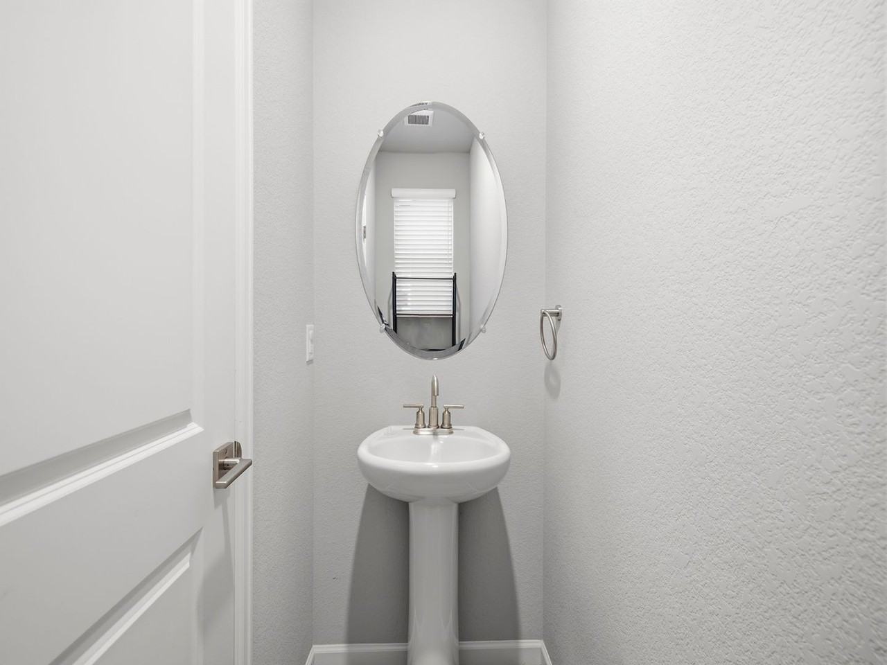2135 Arborwood Ln - Photo 7 of 17