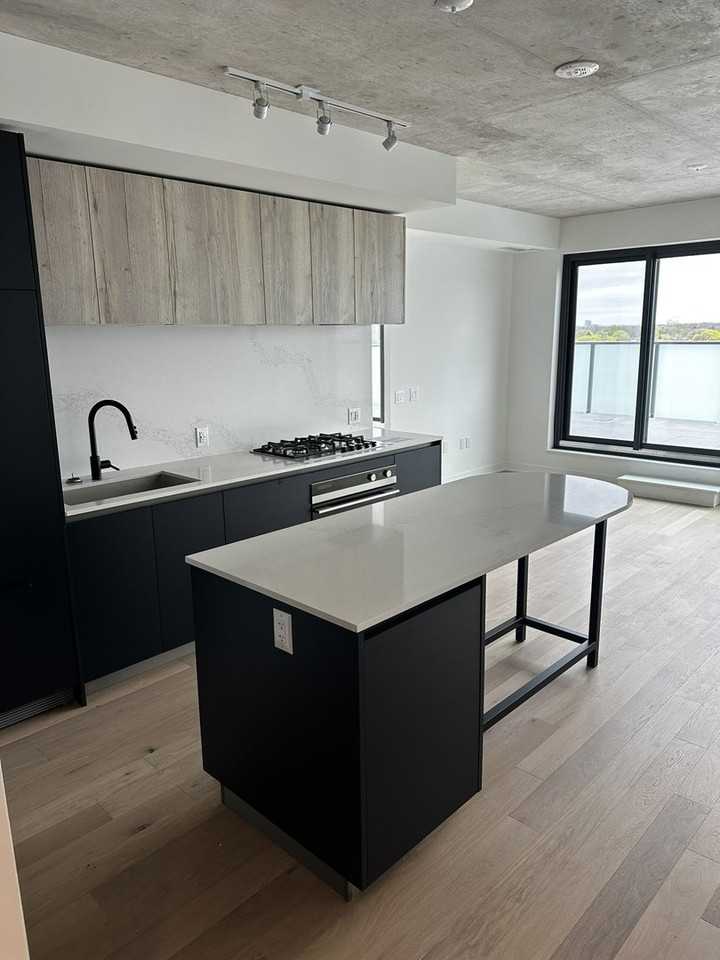 2625 Dundas St W - Photo 4 of 12