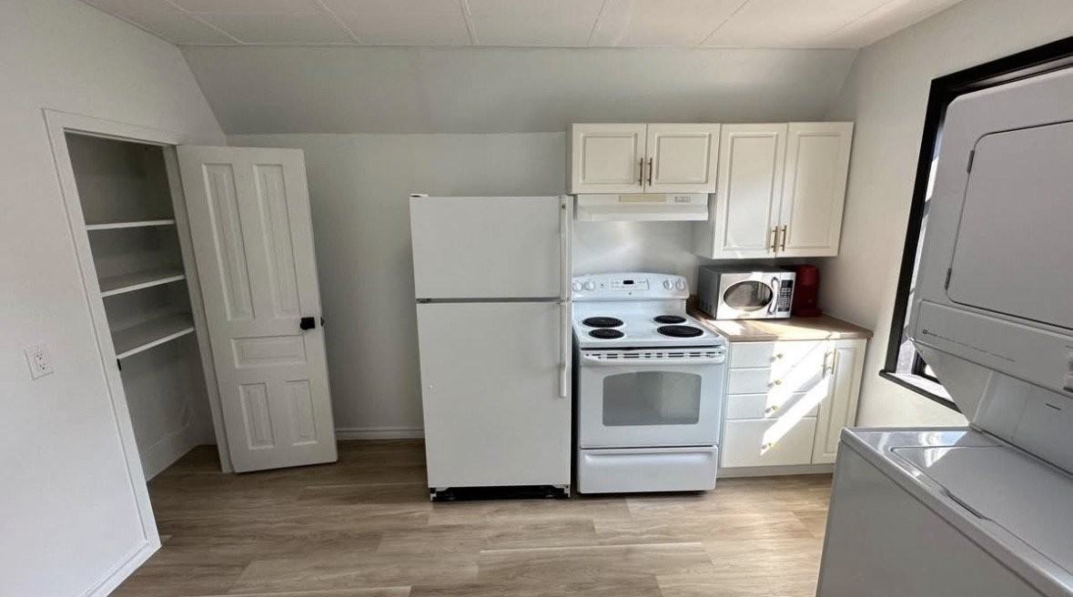 61 Peel St - Photo 2 of 8