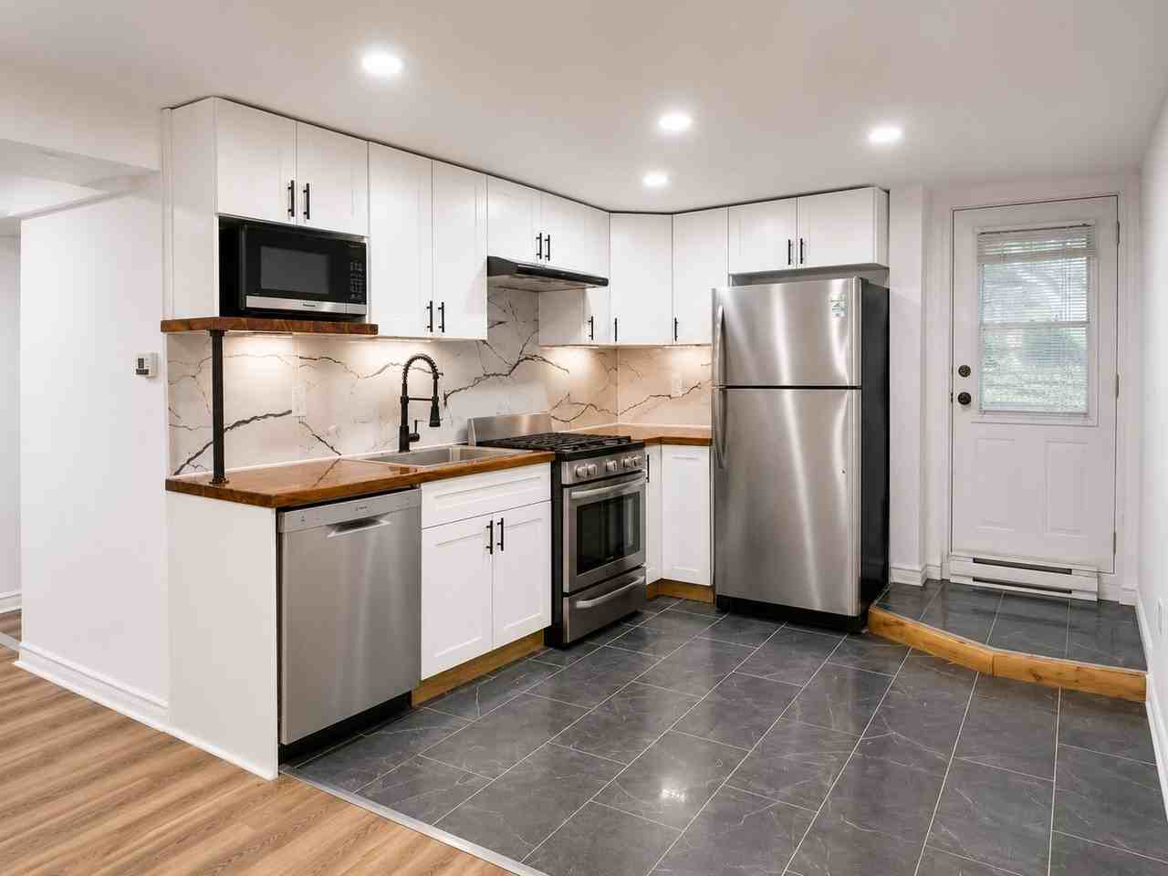 3545 Boul Décarie - Photo 3 of 10