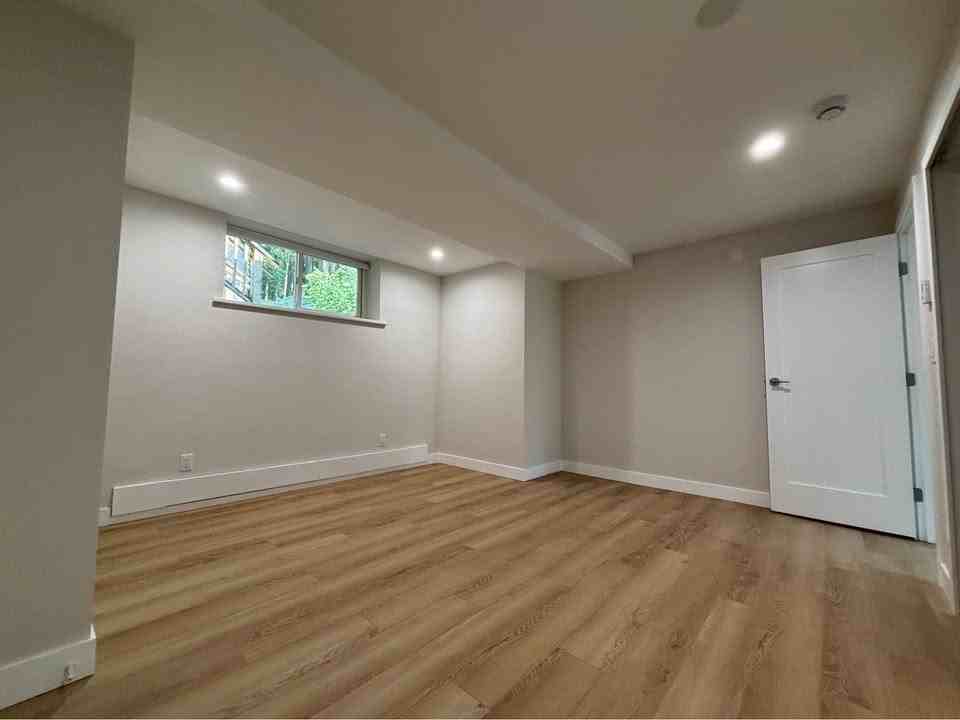2422 Hyannis Dr - Photo 5 of 11