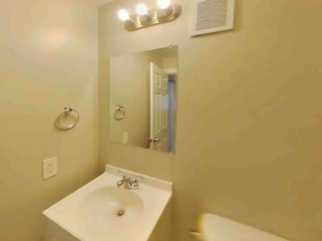 4122 21st Avenue Southwest - Photo 6 of 9