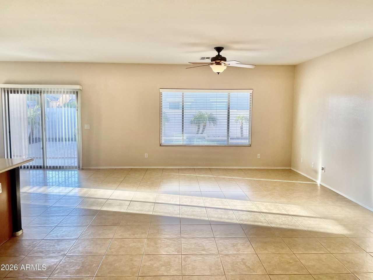 17456 W Ashley Dr - Photo 6 of 34