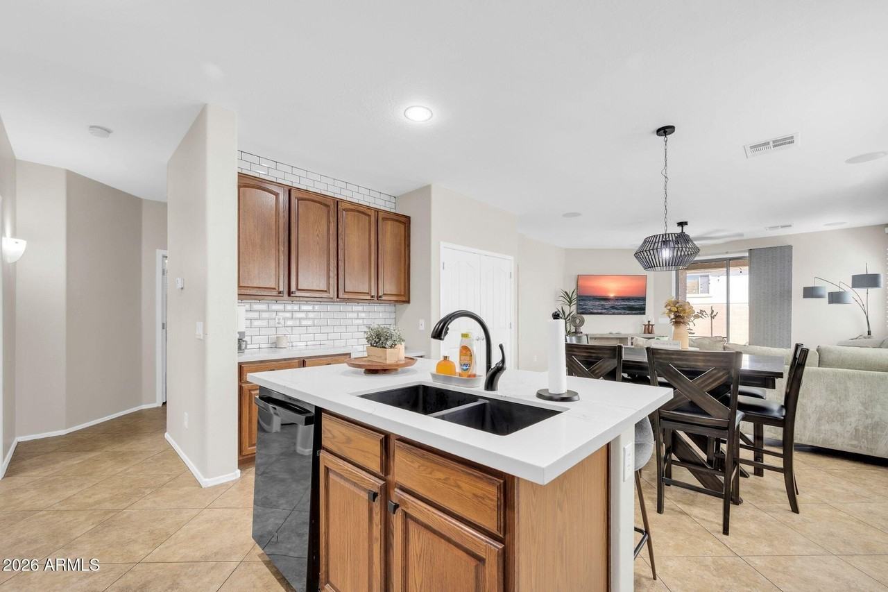 9207 N 182nd Ln - Photo 6 of 29