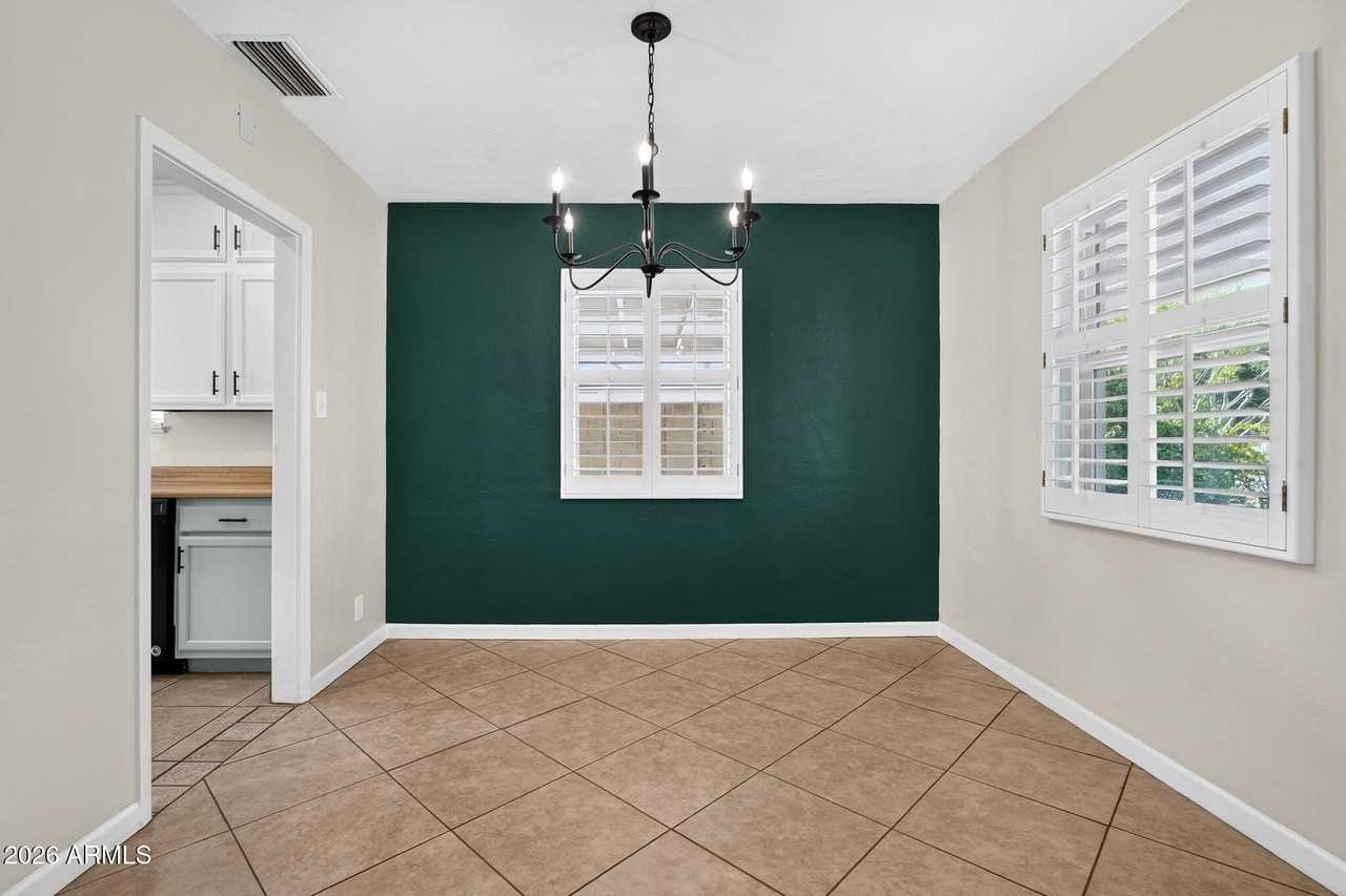 1007 E Citrus Way - Photo 6 of 44