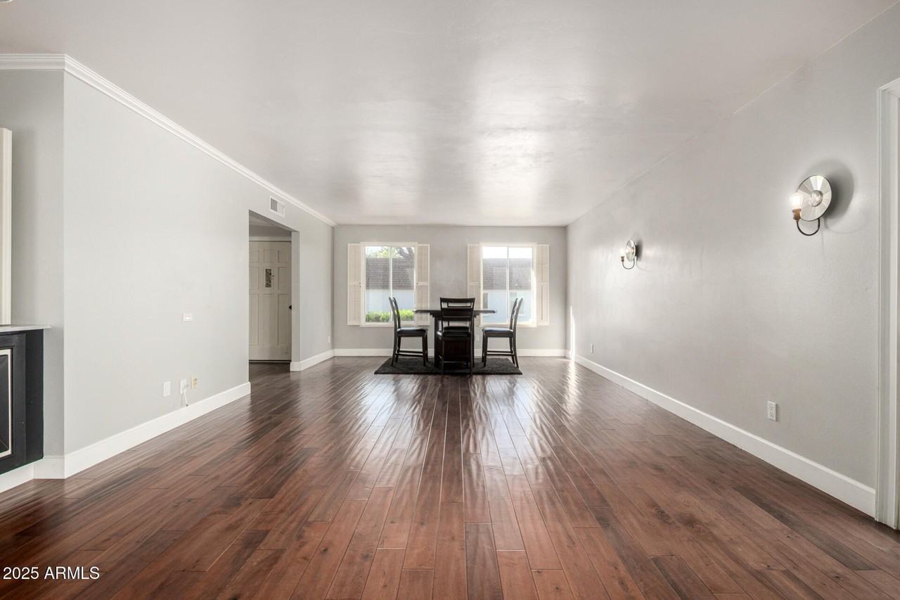 4613 N 31st Way - Photo 5 of 37