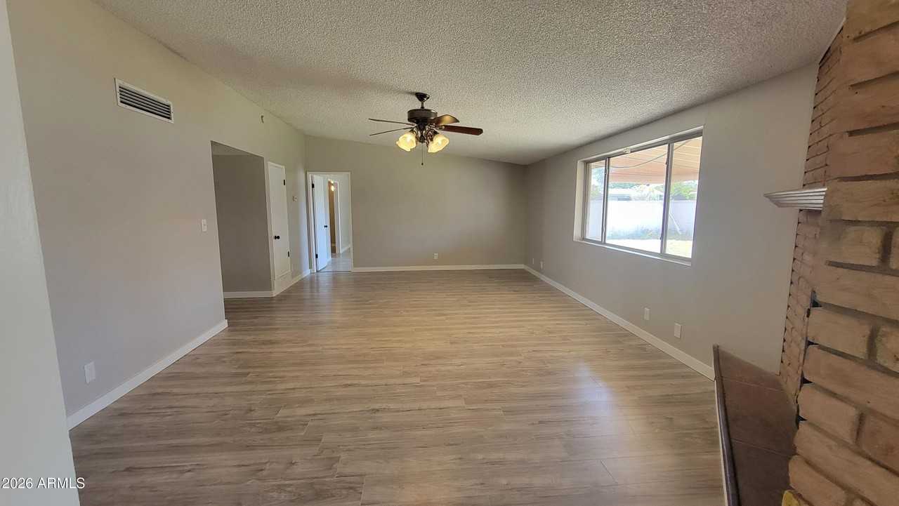 464 E Nelson Dr - Photo 5 of 17
