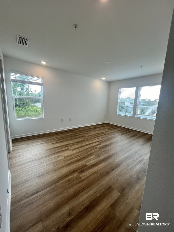4430 Lost Bay Dr - Photo 5 of 15