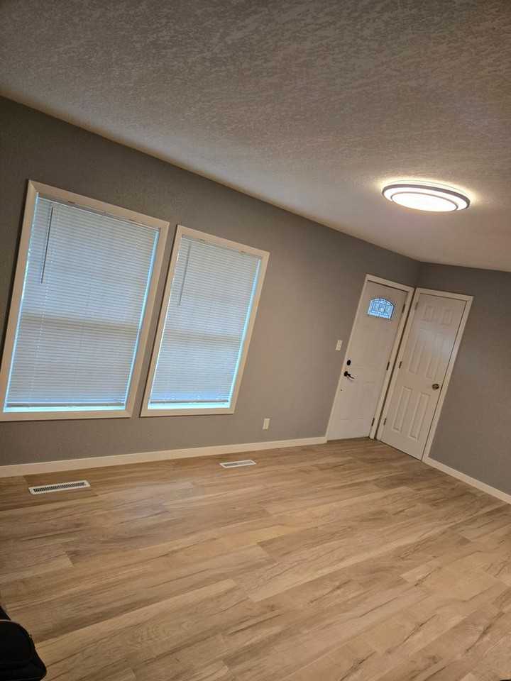 305 11th St Sw - Photo 2 of 13