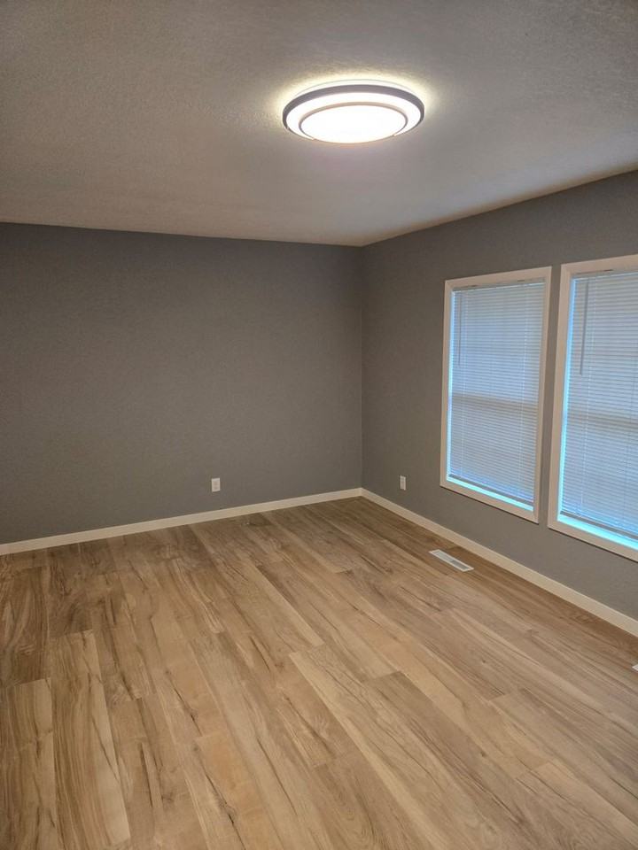 305 11th St Sw - Photo 3 of 13