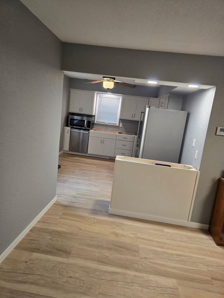 305 11th St Sw - Photo 4 of 13
