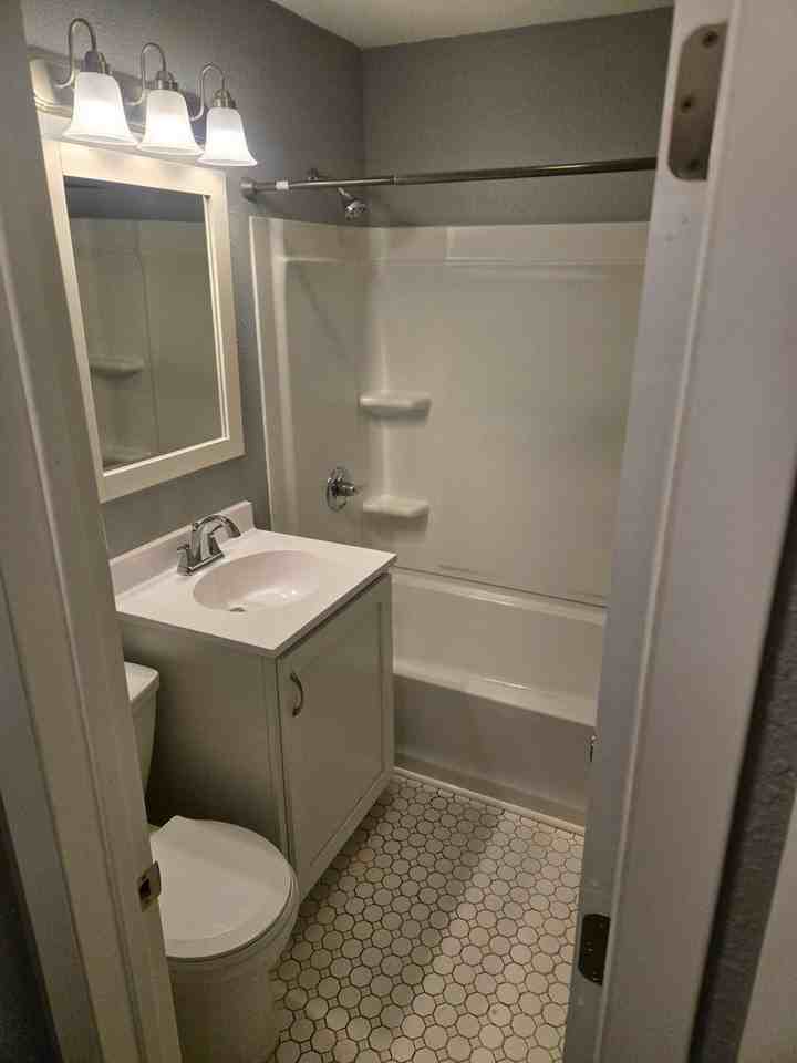 305 11th St Sw - Photo 7 of 13