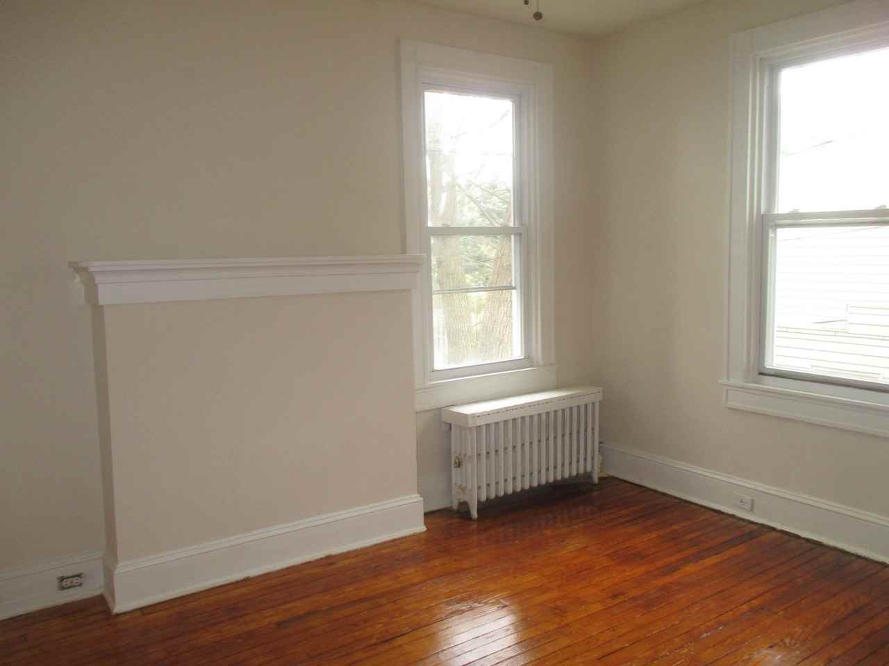 902 W 37th St - Photo 7 of 12