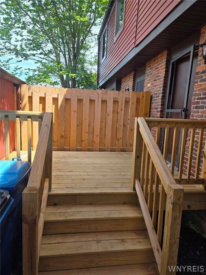 1283 Peppertree Dr - Photo 3 of 24