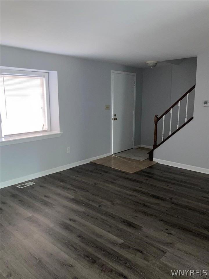 1283 Peppertree Dr - Photo 4 of 24