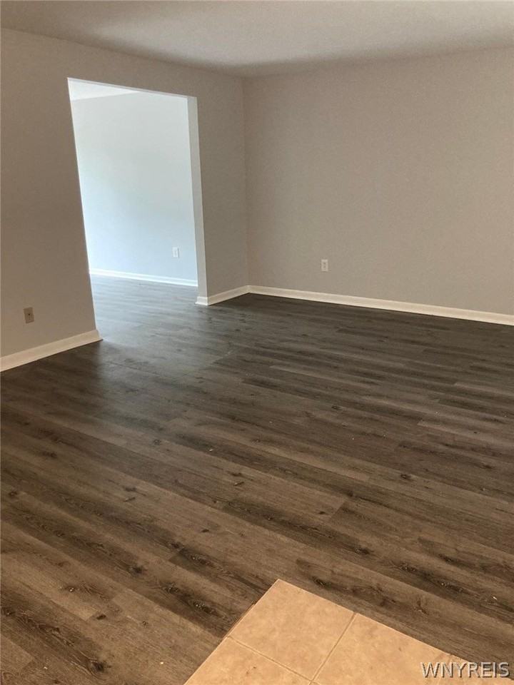 1283 Peppertree Dr - Photo 5 of 24