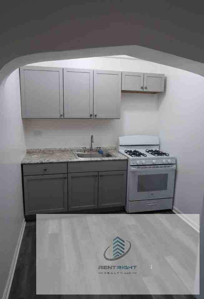 4477 N Elston Ave #208 - Photo 2 of 10