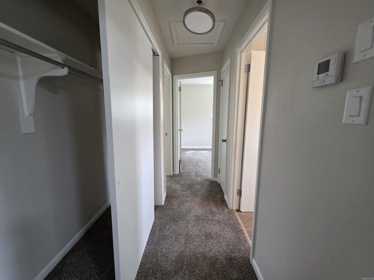 909 Graham Ave - Photo 6 of 12